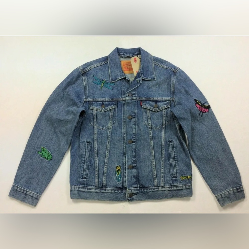 Levi’s Denim Embroidery Trucker Jacket